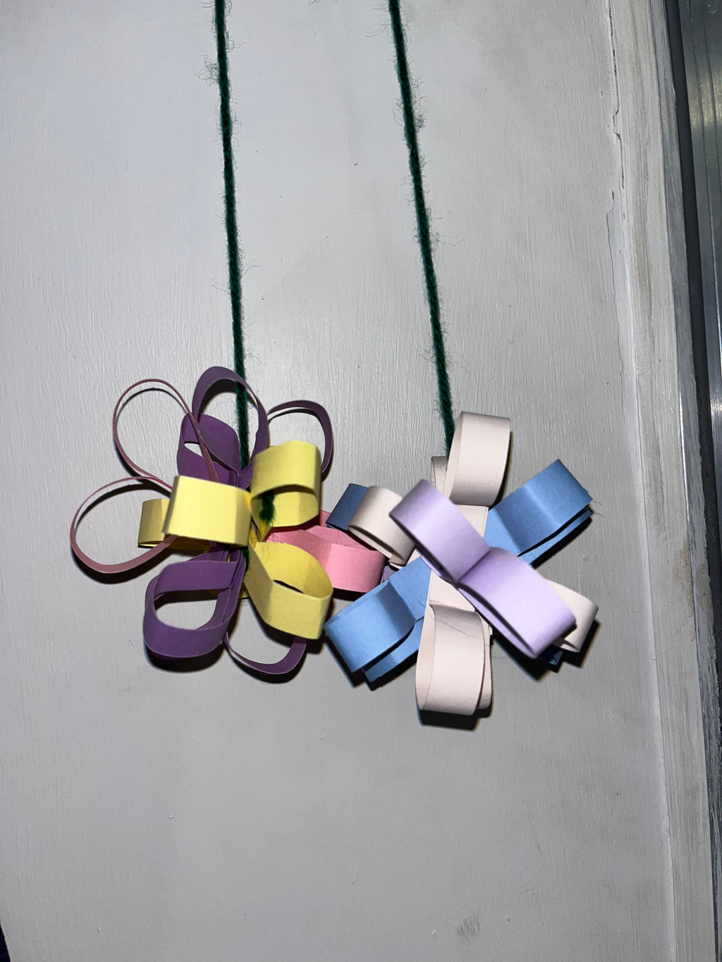 Small hanging flowers - pastel