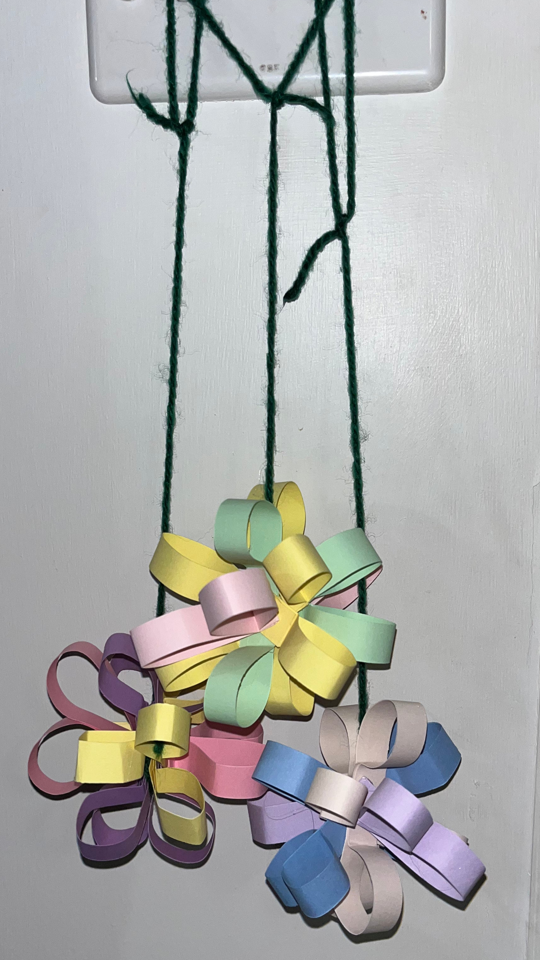 Small hanging flowers - pastel