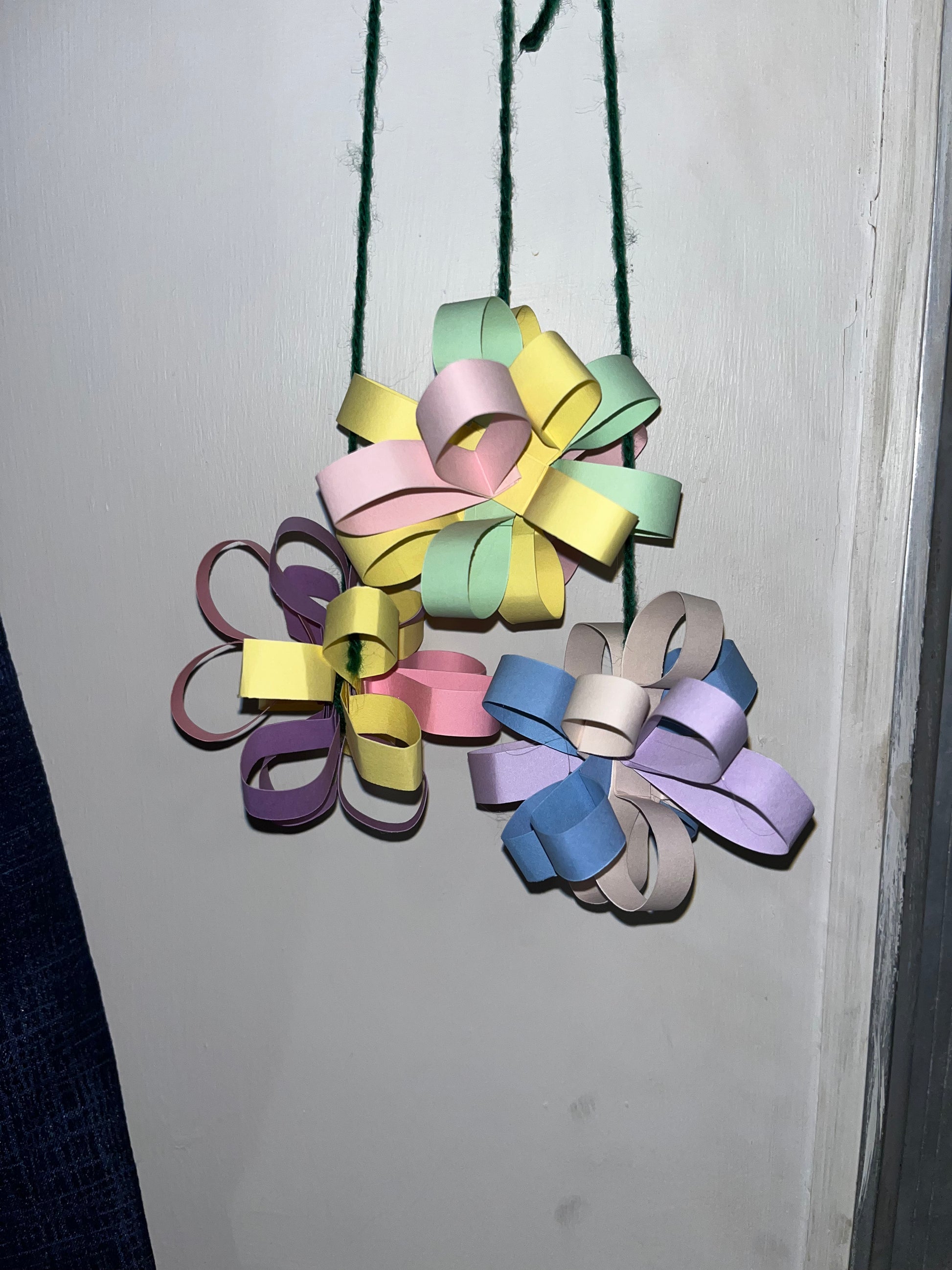 Small hanging flowers - pastel